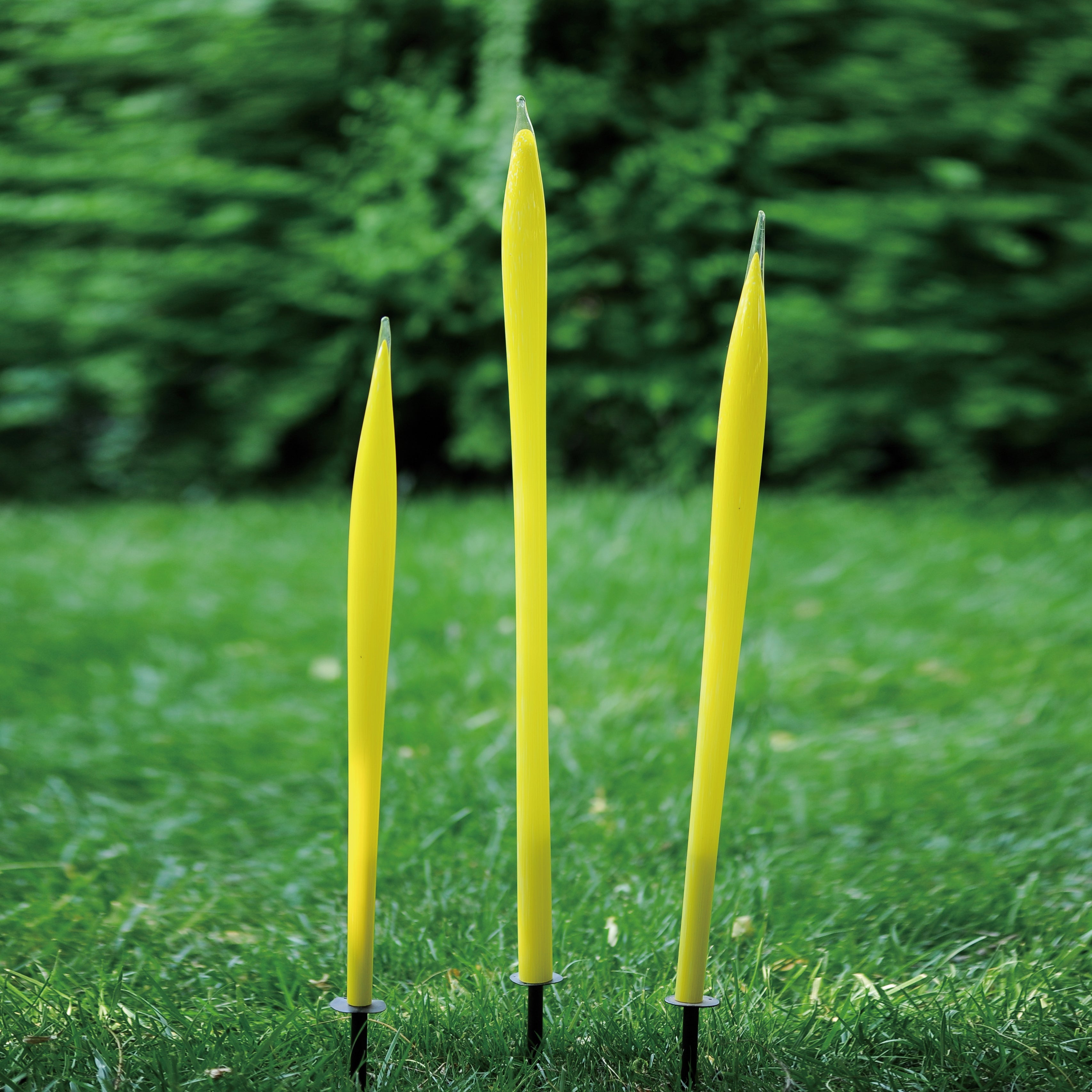 G032-Y-3 Blown Glass Garden Art Color Spikes